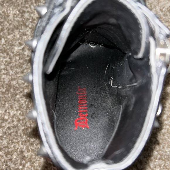 Boots - Picture 5 of 7